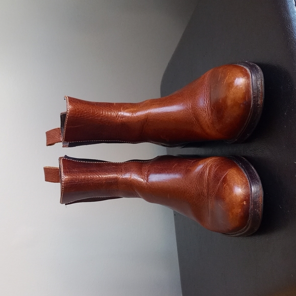Lauren Ralph Lauren Leather Chelsea Boots - Picture 2 of 11